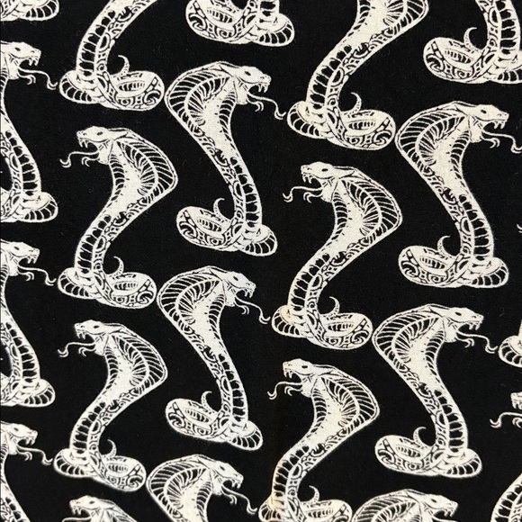 Brave Soul Black and White cobra pattern Button Down Shirt size S - Picture 4 of 4